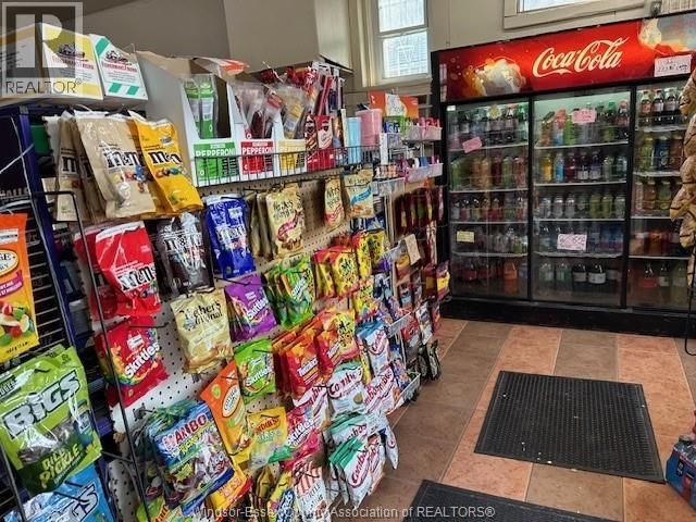 699 CHARLOTTE STREET Image 6