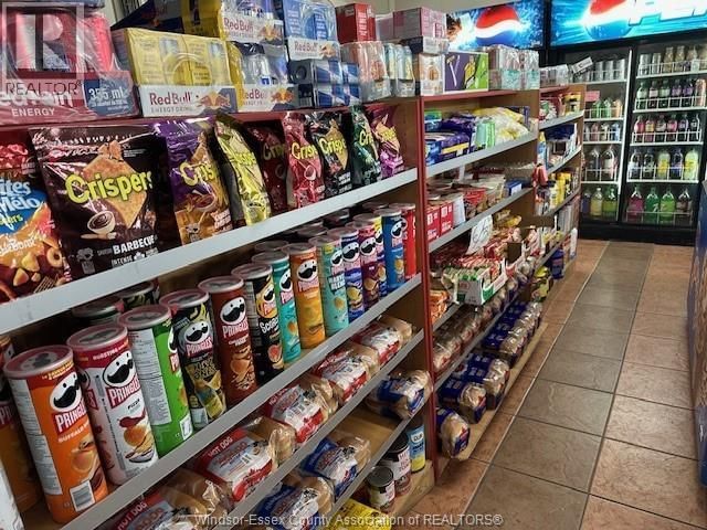 699 CHARLOTTE STREET Image 8