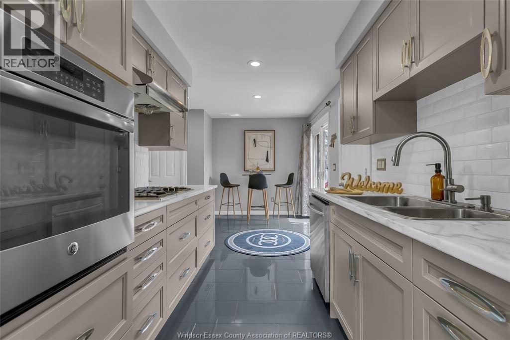 386 WOODRIDGE Image 12