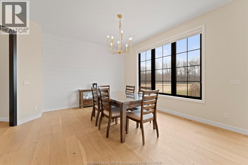 16 YORK BOULEVARD Image 10