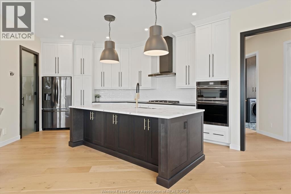 16 YORK BOULEVARD Image 12