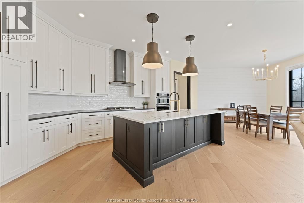 16 YORK BOULEVARD Image 13