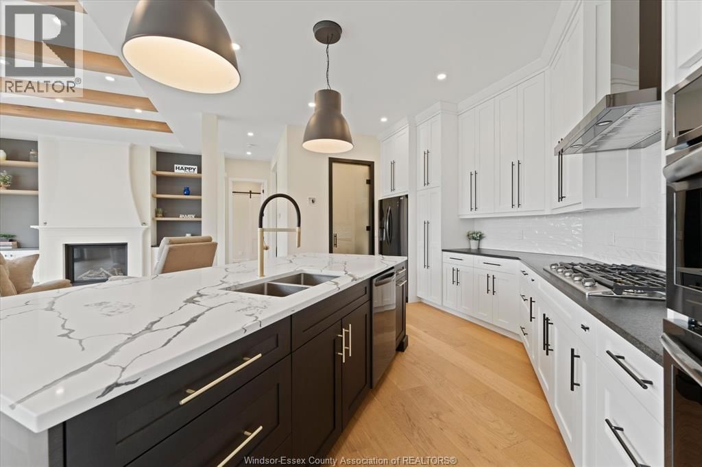 16 YORK BOULEVARD Image 14