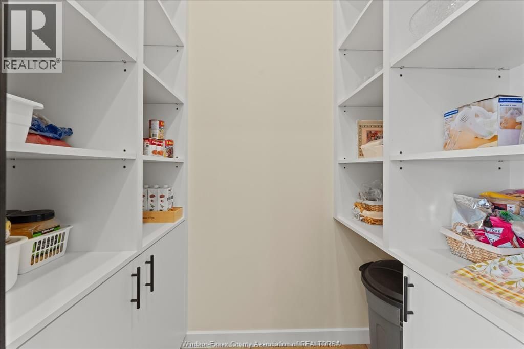 16 YORK BOULEVARD Image 18