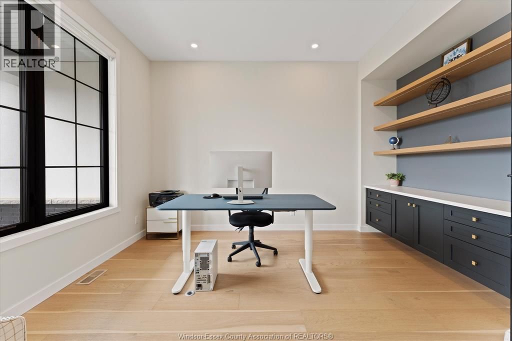 16 YORK BOULEVARD Image 19