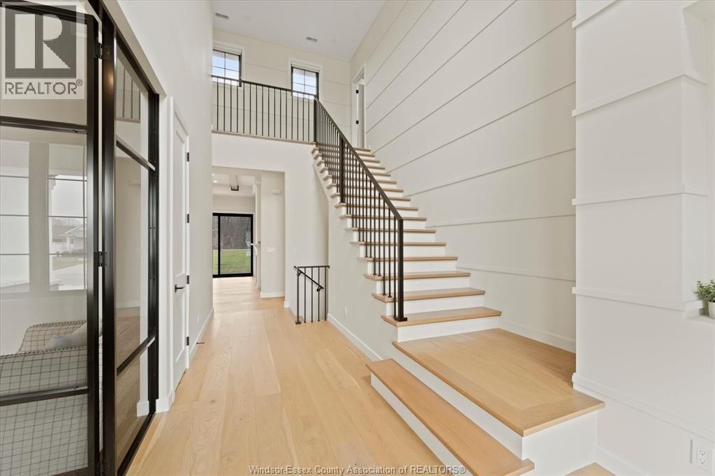 16 YORK BOULEVARD Image 4