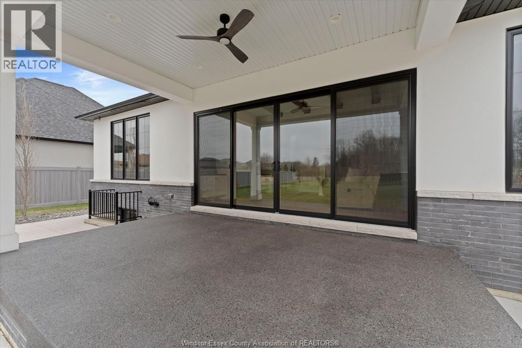 16 YORK BOULEVARD Image 43