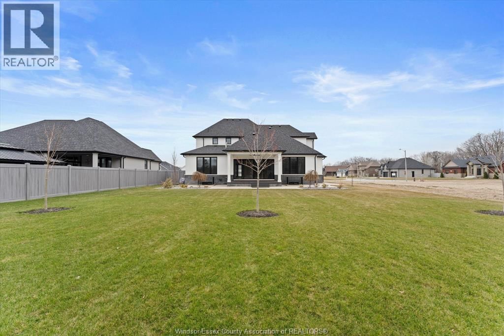 16 YORK BOULEVARD Image 45