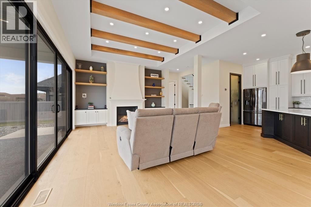 16 YORK BOULEVARD Image 9