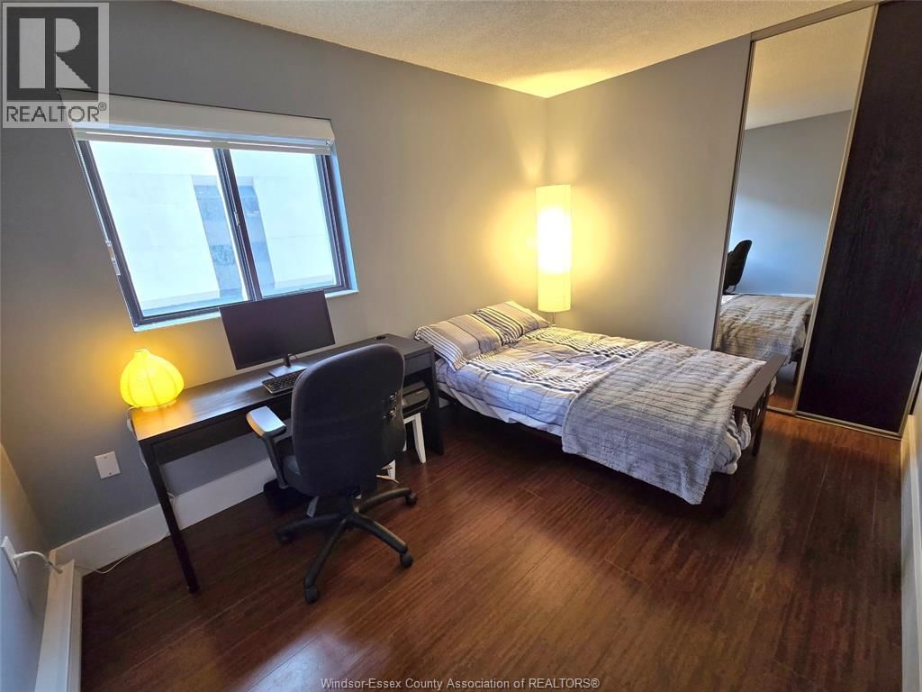 305 - 380 PELISSIER Image 14