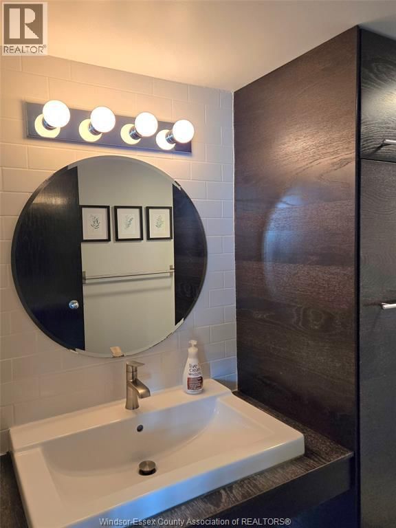 305 - 380 PELISSIER Image 16