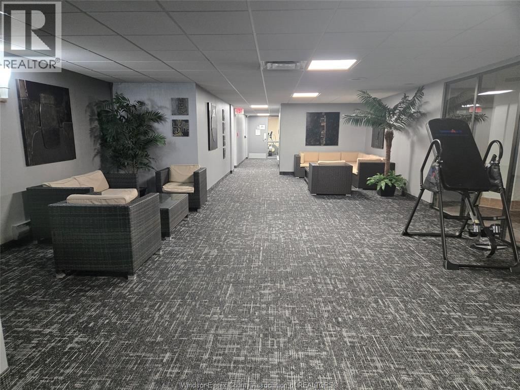 305 - 380 PELISSIER Image 19