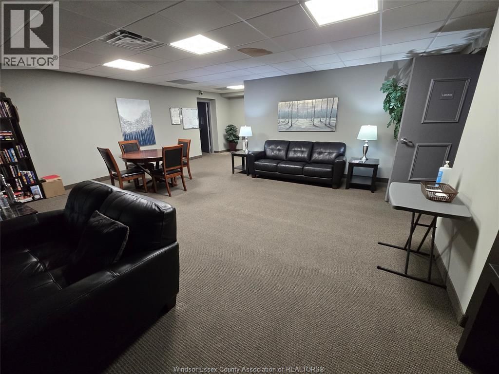 305 - 380 PELISSIER Image 21