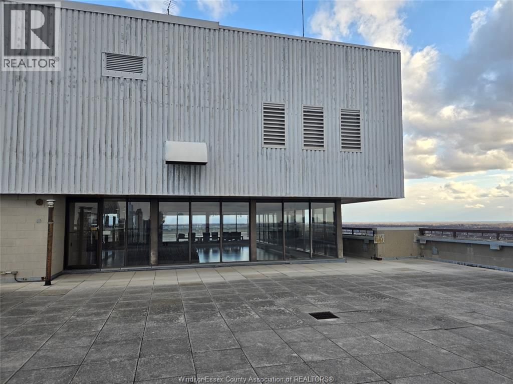 305 - 380 PELISSIER Image 24