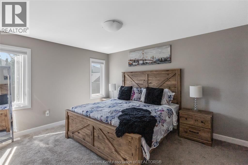 97 MOONSTONE CRESCENT Image 14