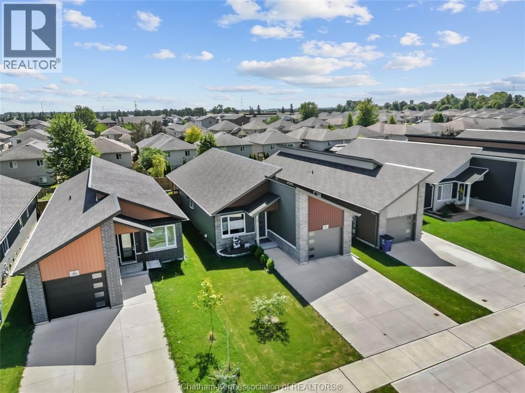 97 MOONSTONE CRESCENT Image 2