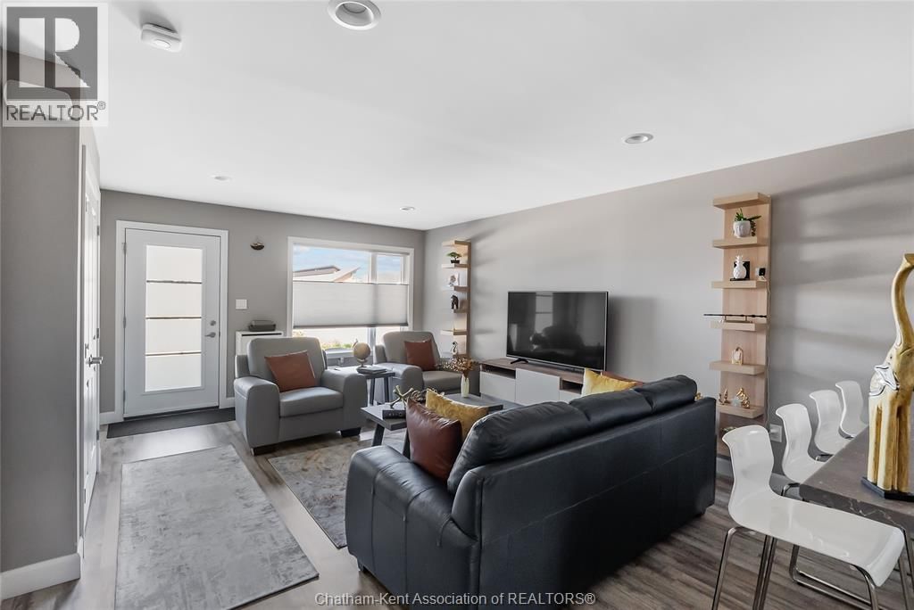 97 MOONSTONE CRESCENT Image 9