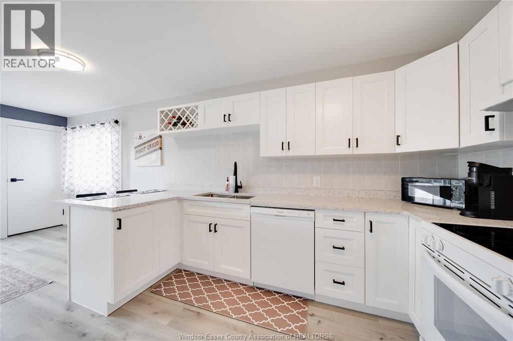 216 - 44 ROBSON ROAD Image 10