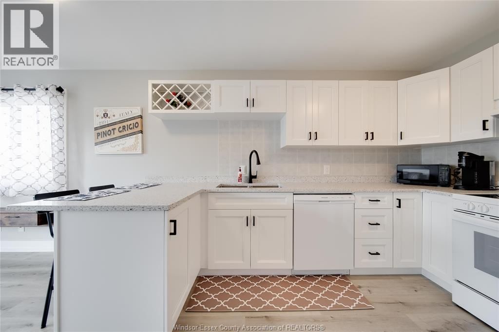 216 - 44 ROBSON ROAD Image 11