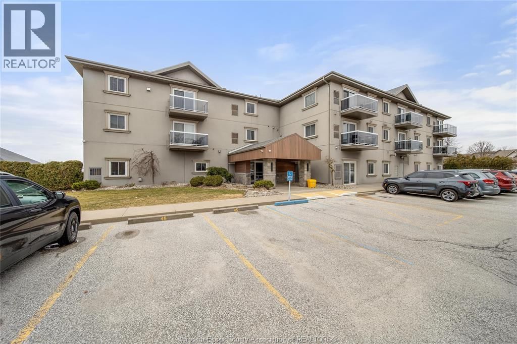 216 - 44 ROBSON ROAD Image 2