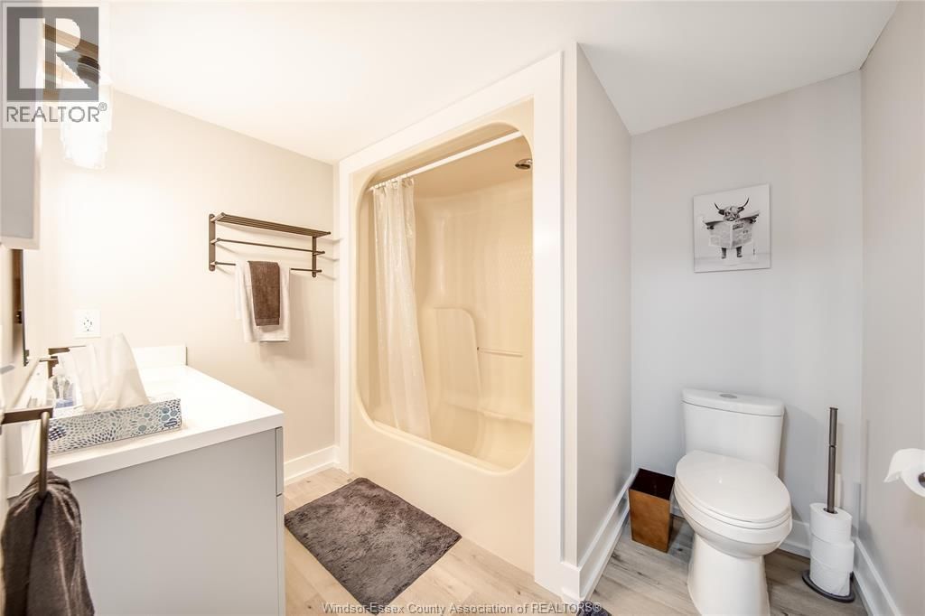 216 - 44 ROBSON ROAD Image 24