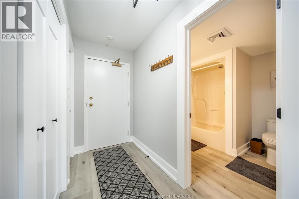 216 - 44 ROBSON ROAD Image 6