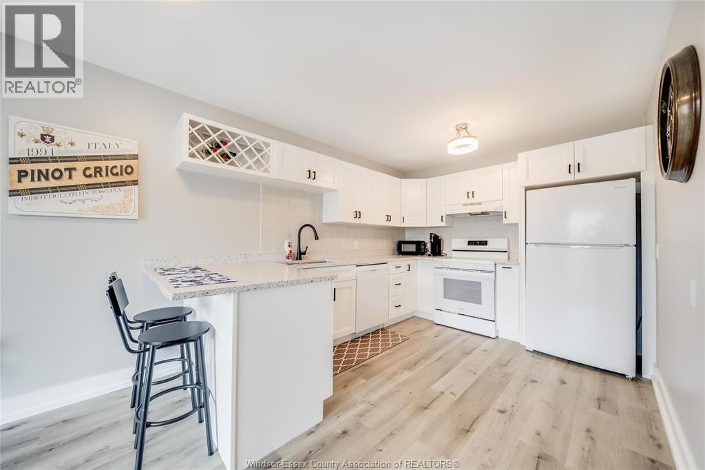 216 - 44 ROBSON ROAD Image 8