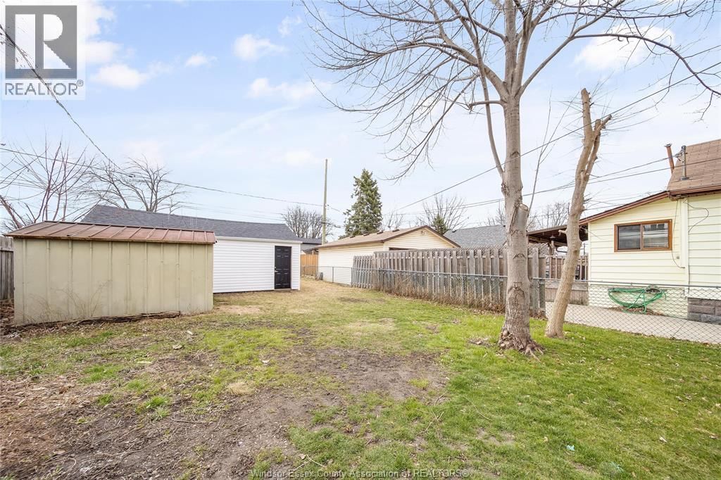 699 ALEXANDRINE STREET Image 39