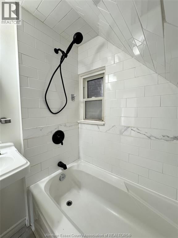 Main - 1085 LANGLOIS AVENUE Image 10