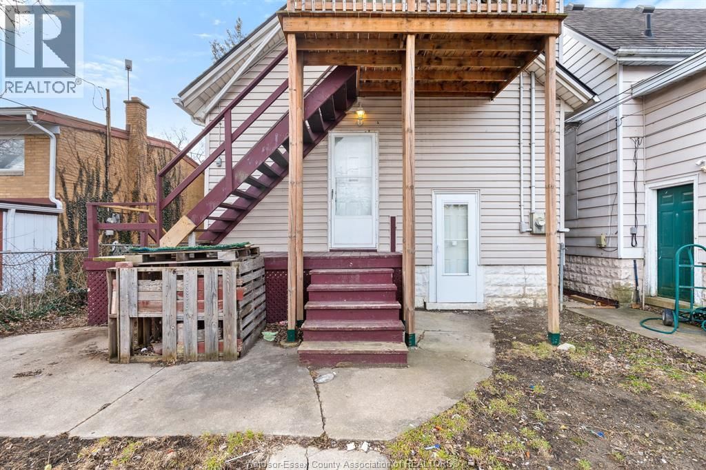 458-460 WAHKETA STREET Image 12