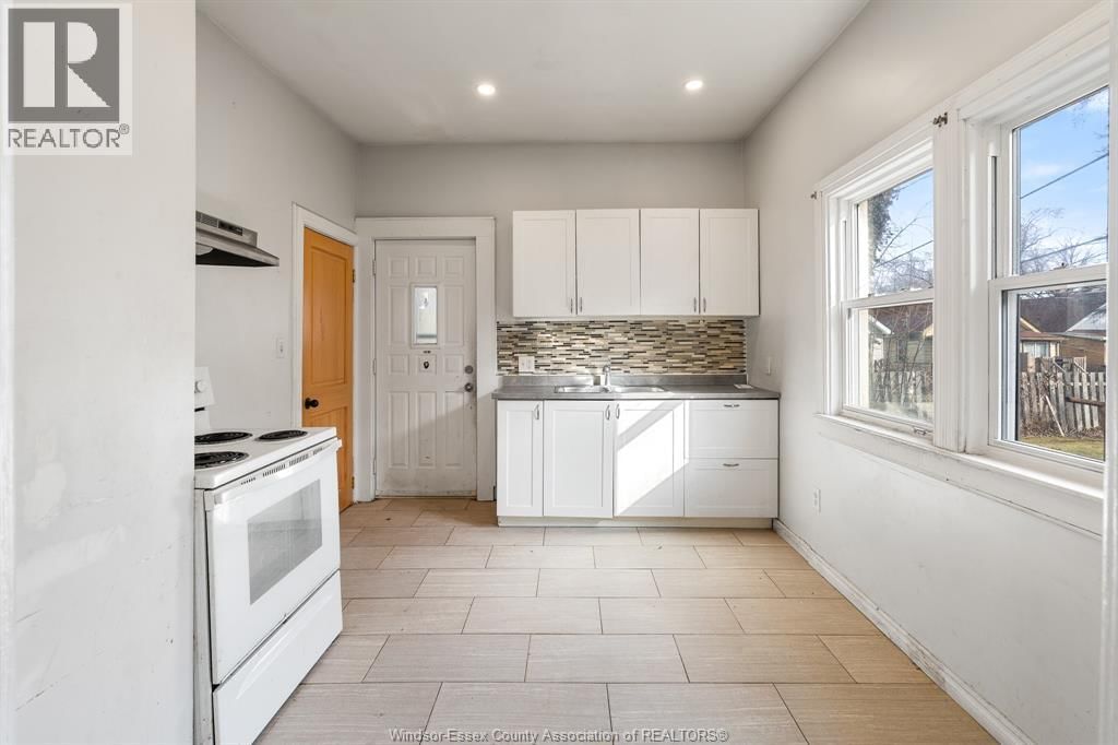 458-460 WAHKETA STREET Image 18