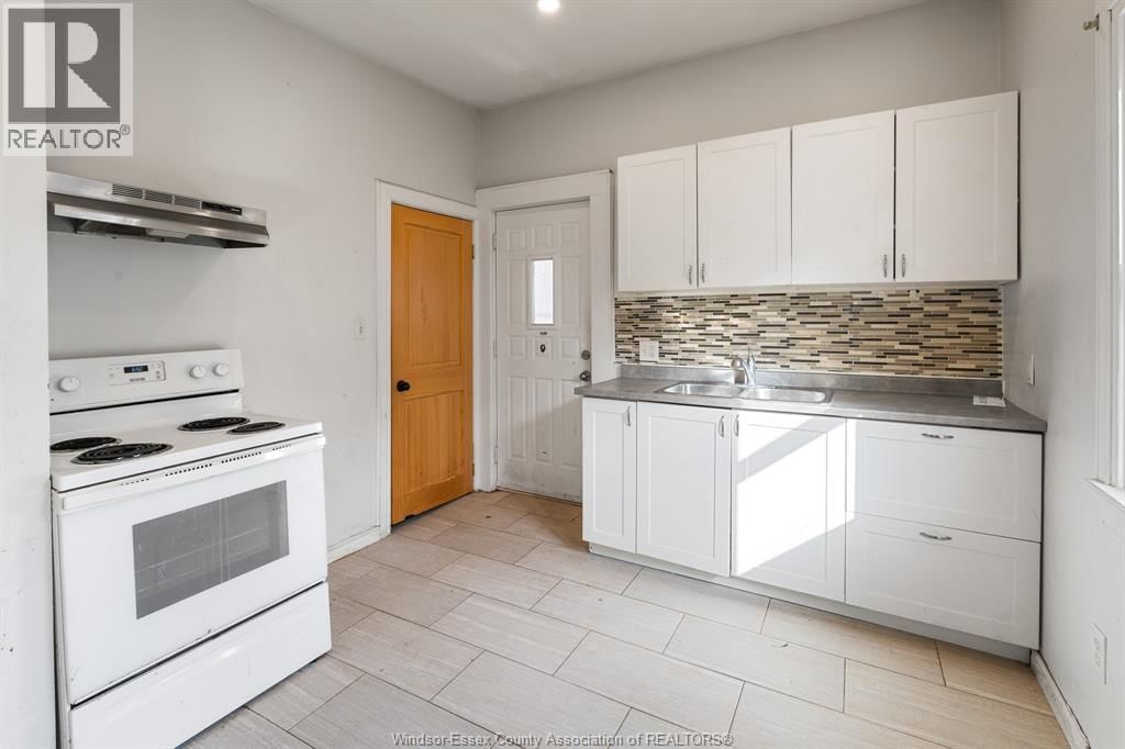 458-460 WAHKETA STREET Image 19