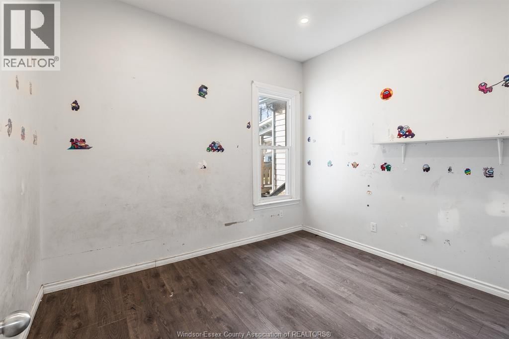 458-460 WAHKETA STREET Image 23