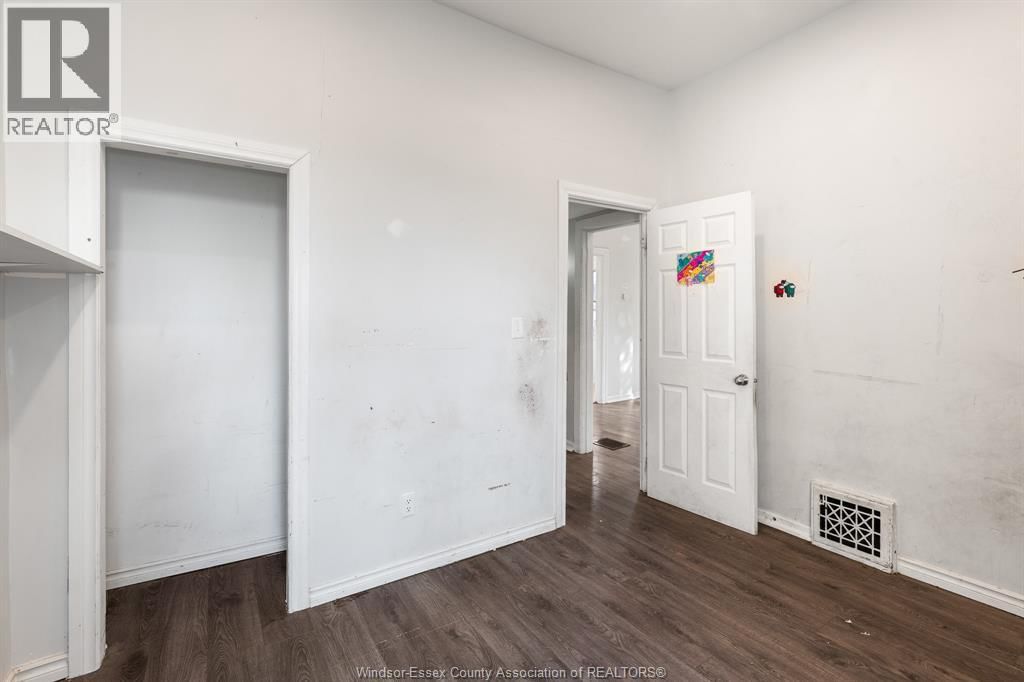 458-460 WAHKETA STREET Image 24