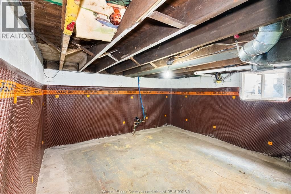 458-460 WAHKETA STREET Image 31