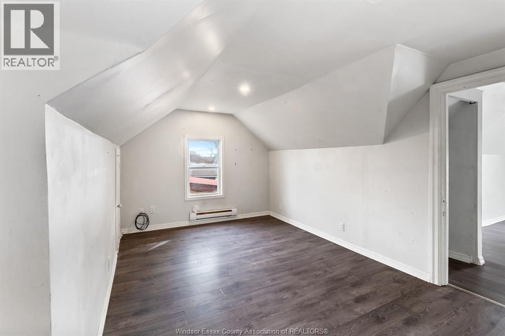 458-460 WAHKETA STREET Image 34