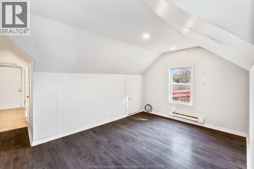 458-460 WAHKETA STREET Image 35