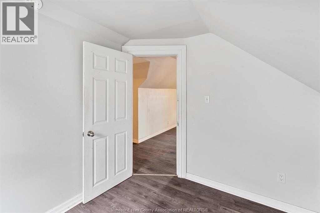 458-460 WAHKETA STREET Image 39