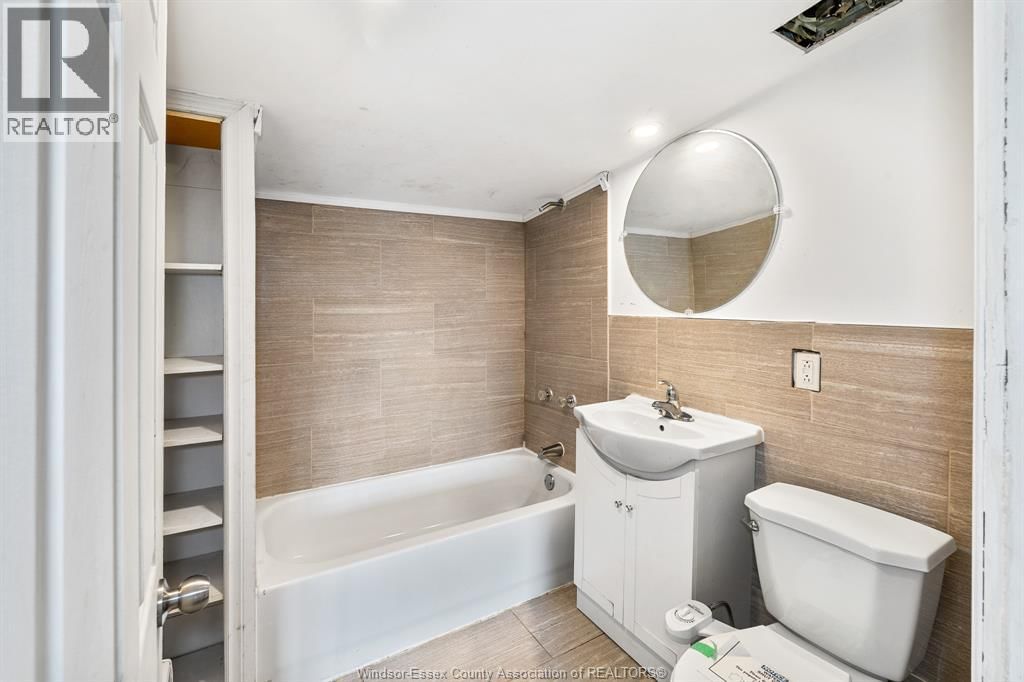 458-460 WAHKETA STREET Image 40