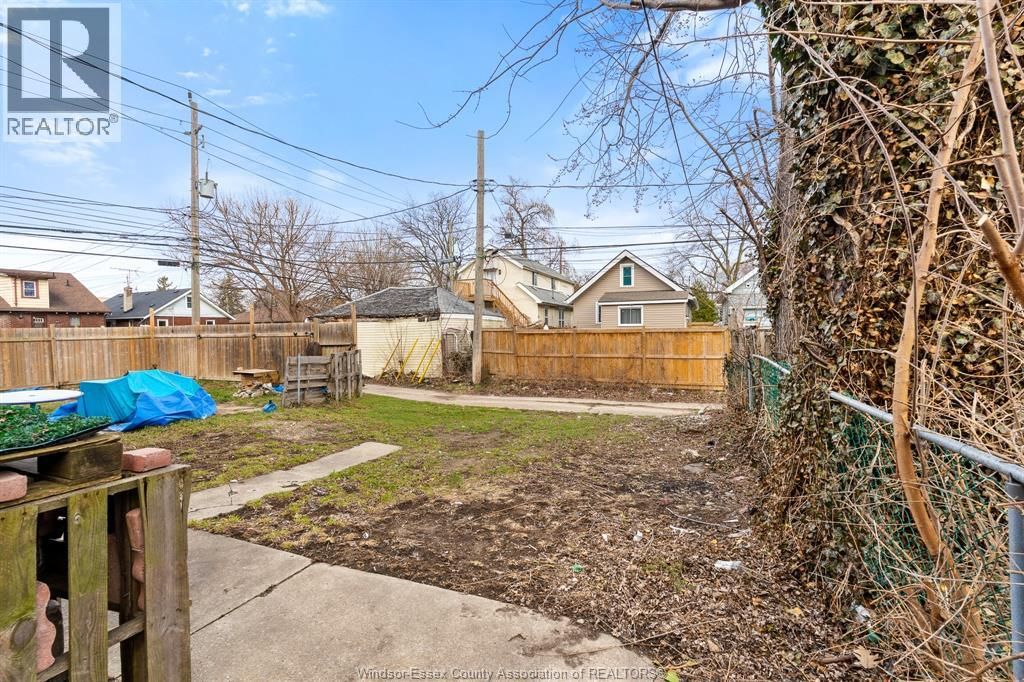 458-460 WAHKETA STREET Image 6