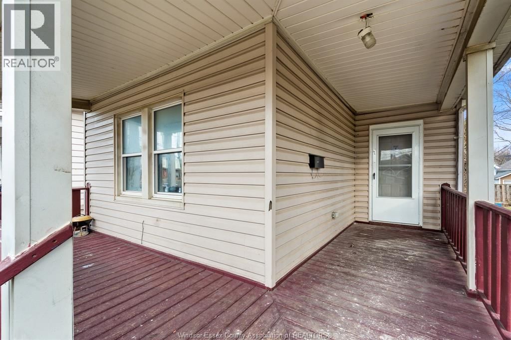 458-460 WAHKETA STREET Image 5