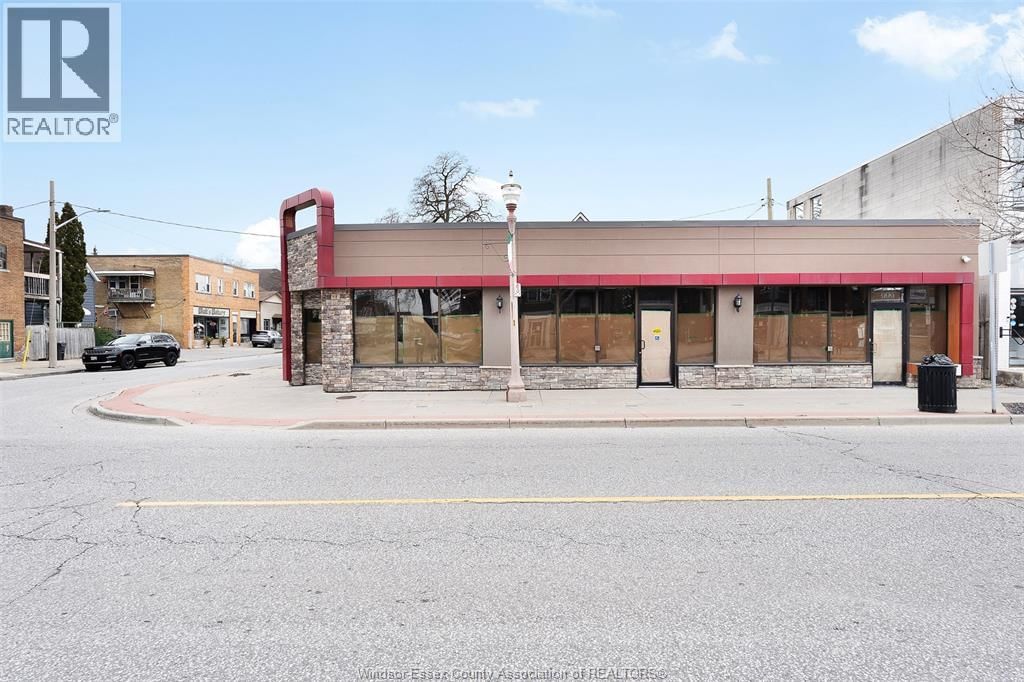 1 - 999 ERIE STREET EAST Image 3