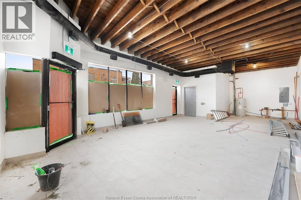 1 - 999 ERIE STREET EAST Image 5