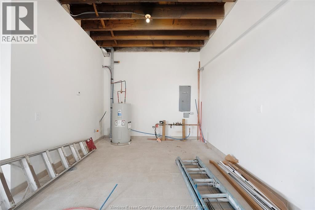 1 - 999 ERIE STREET EAST Image 7