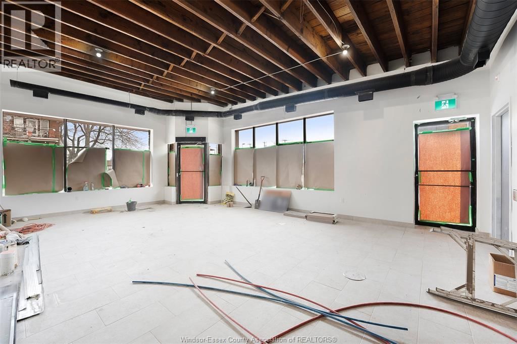 1 - 999 ERIE STREET EAST Image 8