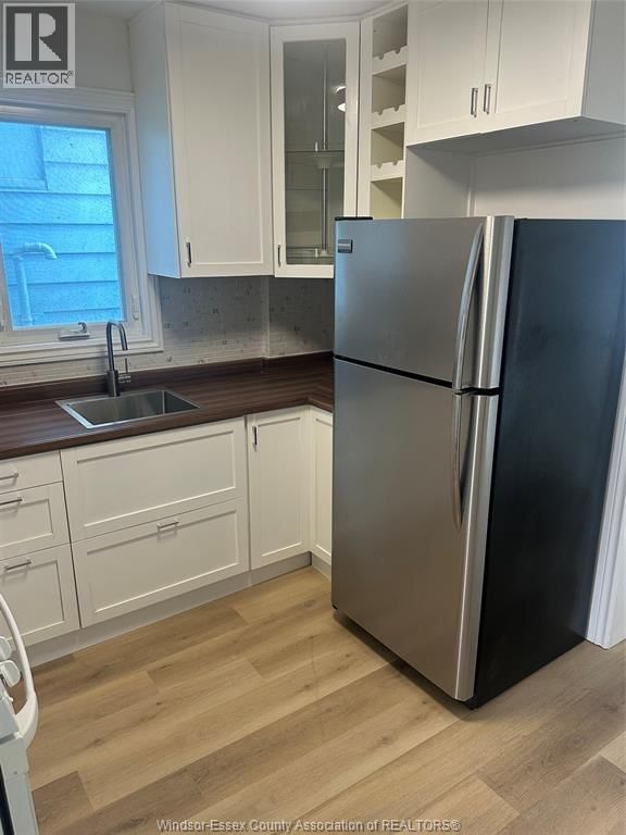 876 HALL AVENUE Image 18