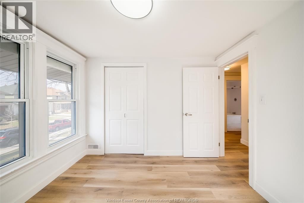 876 HALL AVENUE Image 27