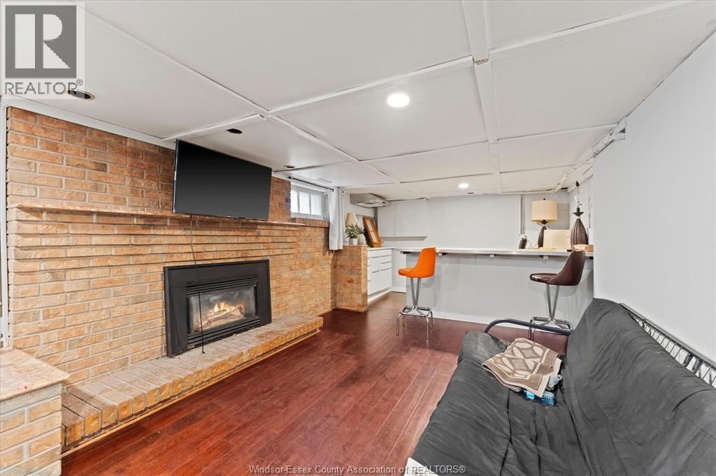 475 MCKAY AVENUE Image 27