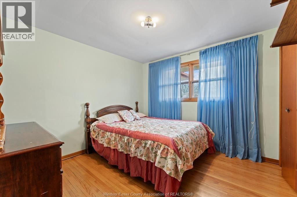 1464 ROXBOROUGH Image 18