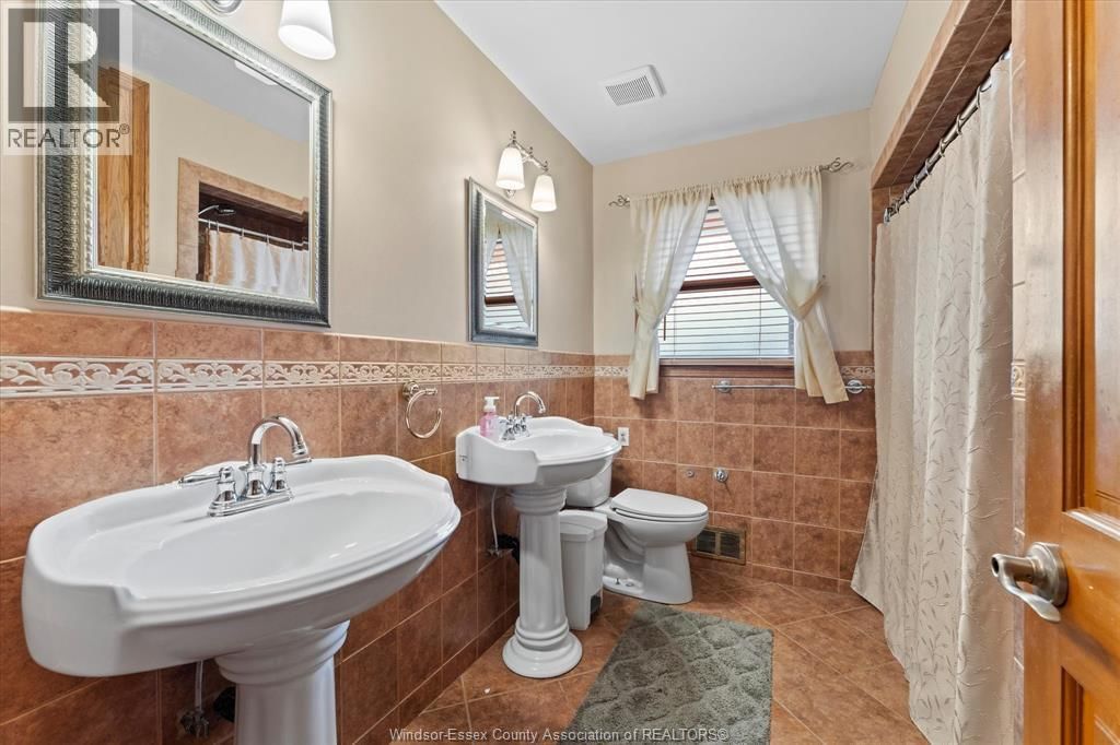 1464 ROXBOROUGH Image 19